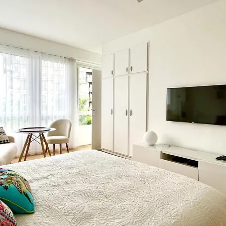 Montparnasse Deluxe Apartment