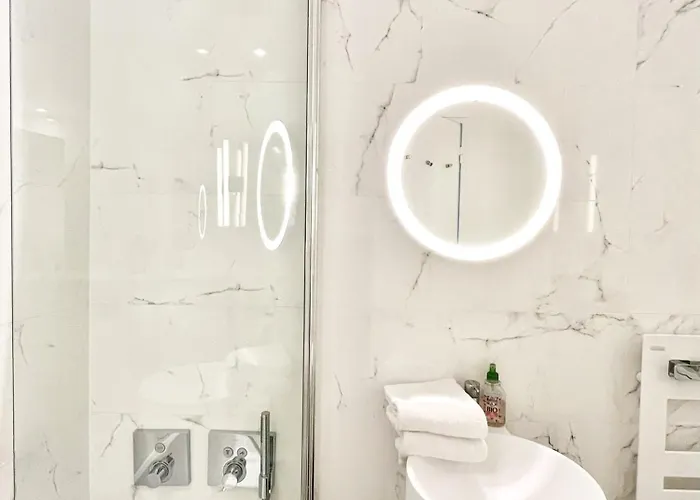 Montparnasse Deluxe *